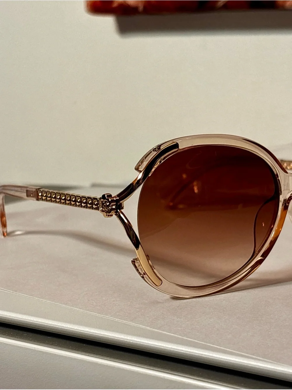 Stylish Pink Gradient Round Women’s Sunglasses